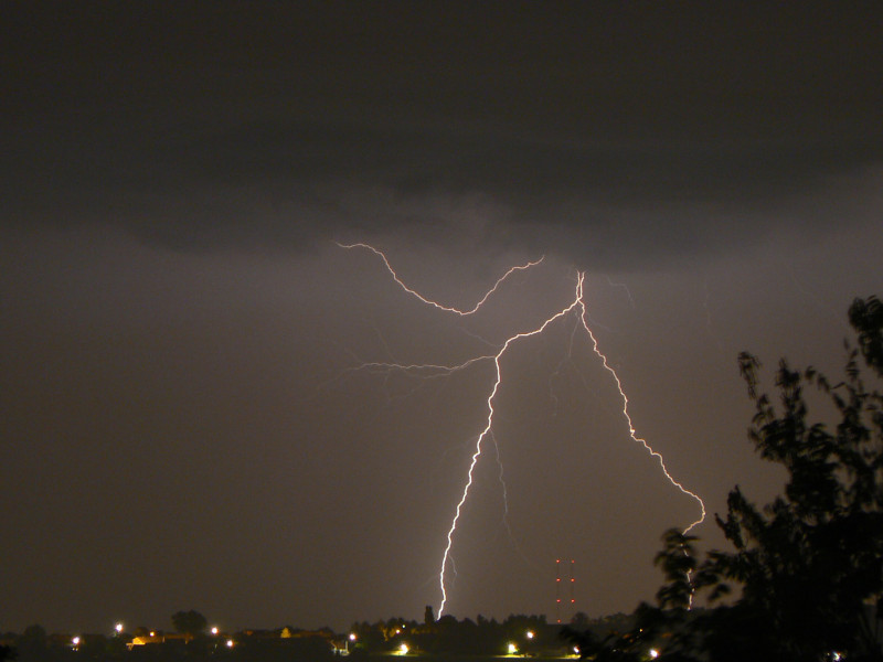 Noční podívaná na silnou bouři 25. 5. 2007