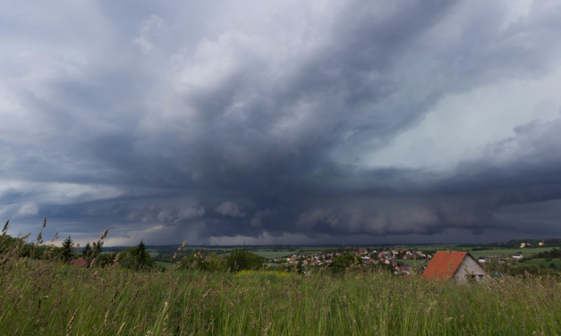 Fotogenická bouře nad Brandýskem 31. 5. 2016